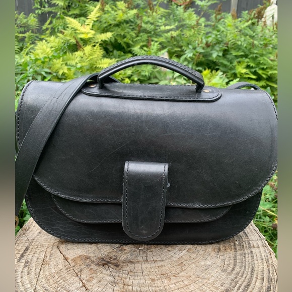 Gorgeous vintage genuine leather black cross body bag - Picture 3 of 16